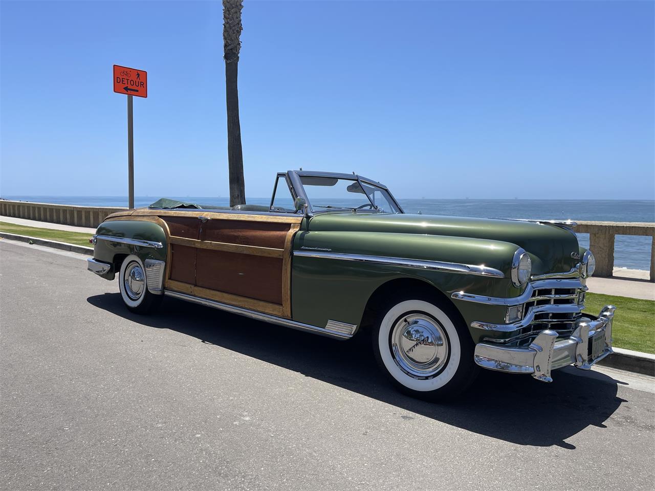 chrysler town & country green/wood