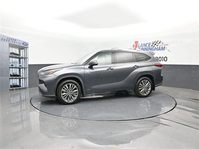 2020 toyota highlander hybrid platinum in knoxville, tennessee