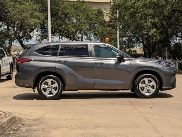2023 toyota highlander le