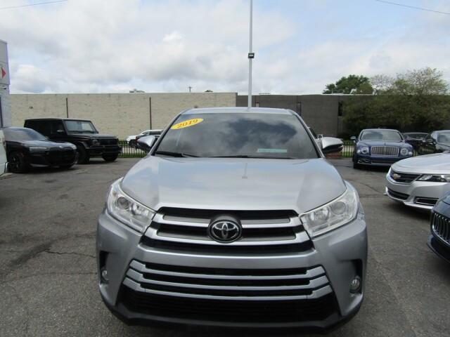 2019 toyota highlander le