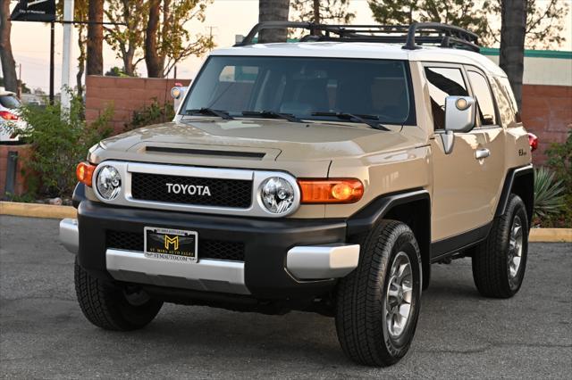 2013 toyota fj cruiser base