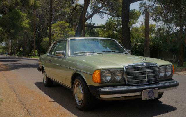 1978 mercedes 280ce all original; paint thistle green, cream interior no reserve