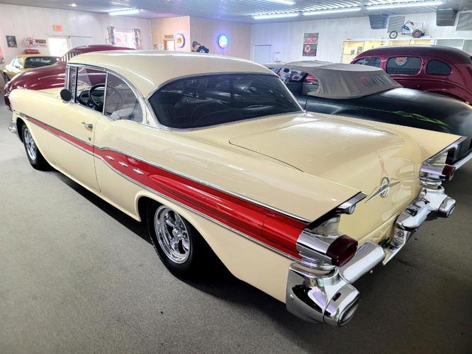 1957 pontiac chieftain in nashville, illinois