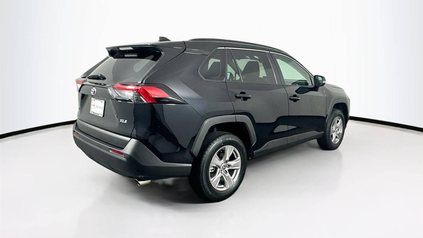2022 toyota rav4 xle