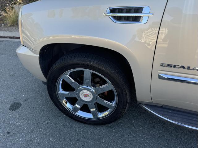2010 cadillac escalade esv luxury