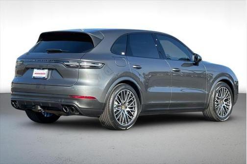 2022 porsche cayenne e-hybrid