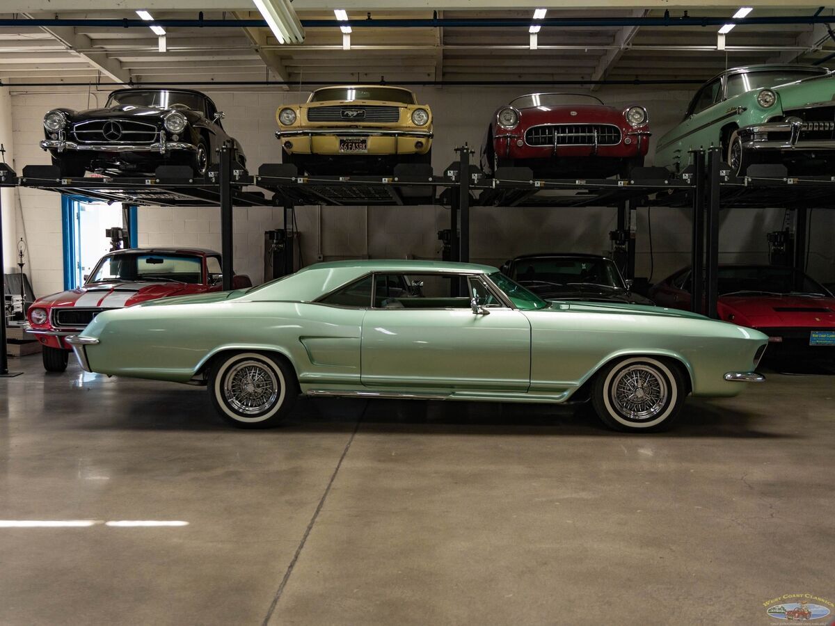 353 miles 425 c.i v8 automatic2 door hardtop