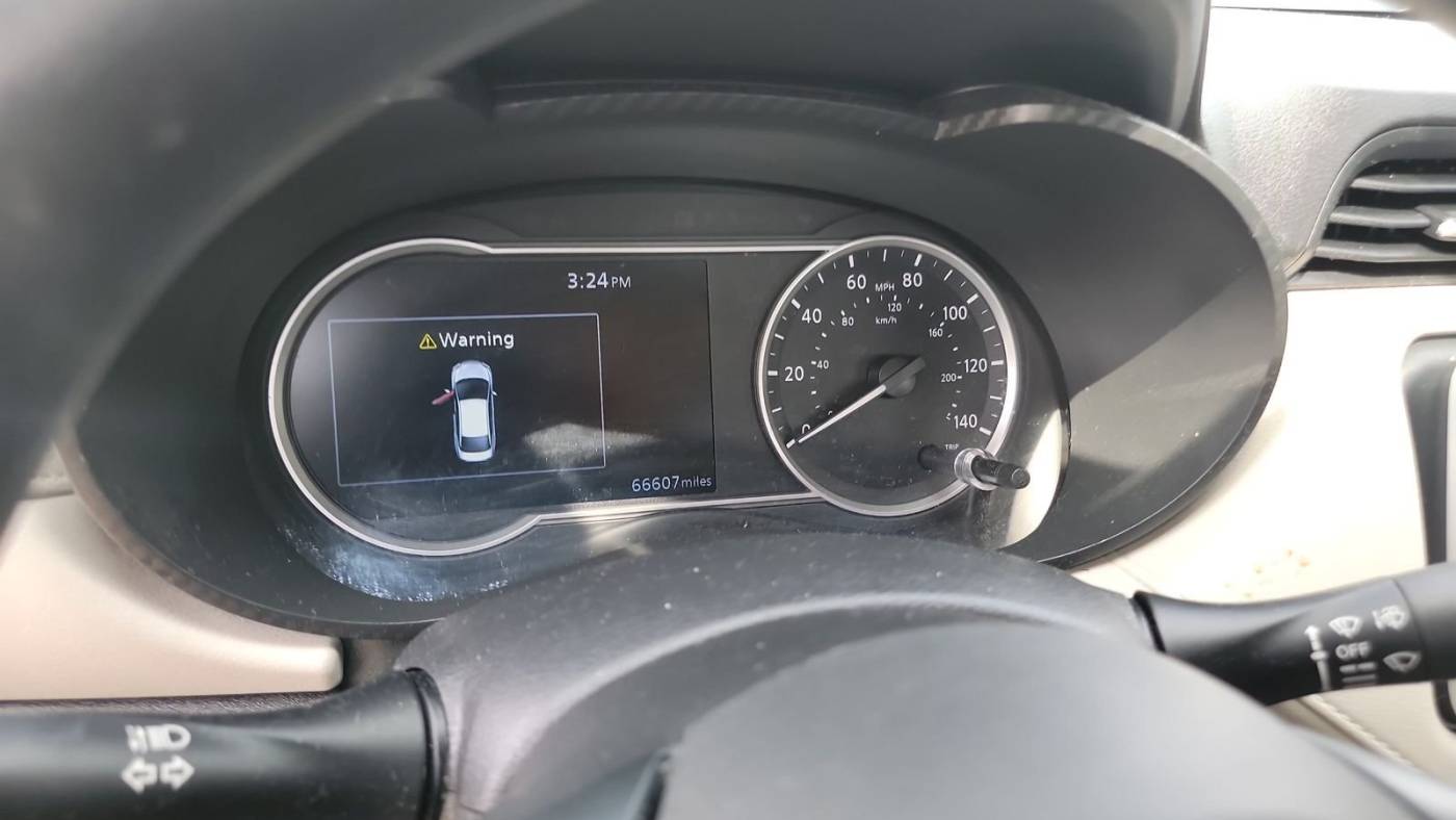 2021 nissan versa sv