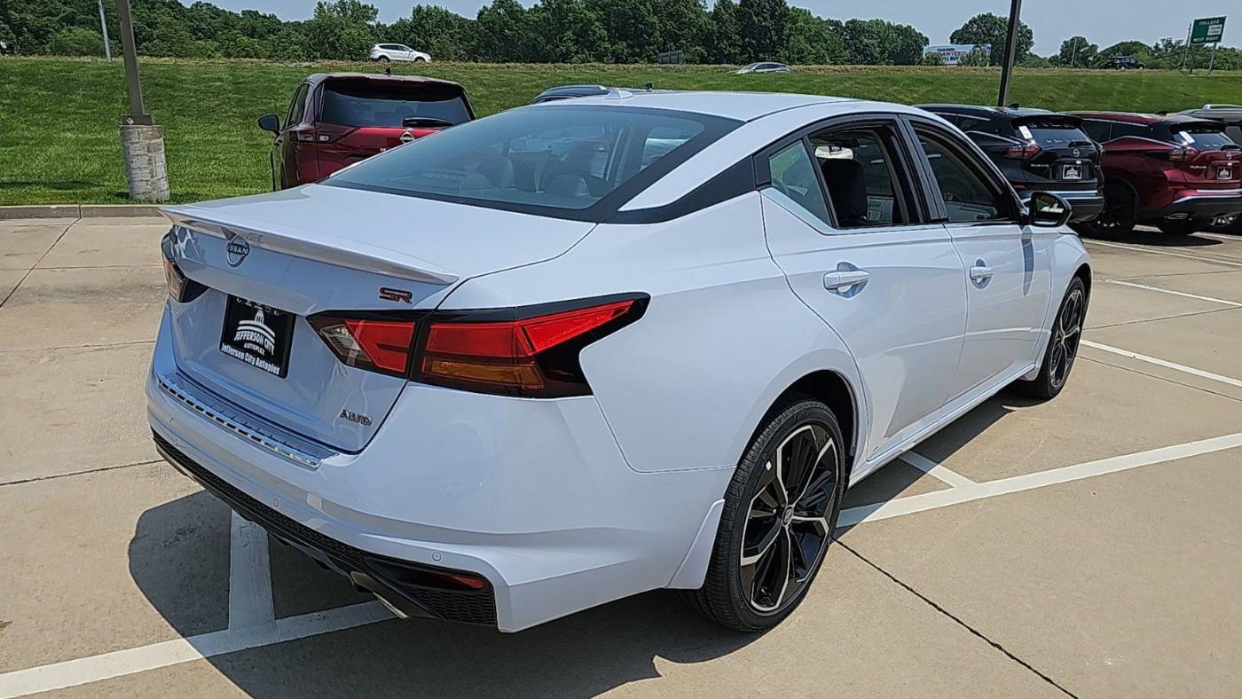 2023 nissan altima 2.5 sr