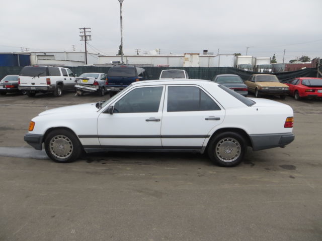 1987 mercedes-benz 300e base sedan 4-door 3.0l no reserve