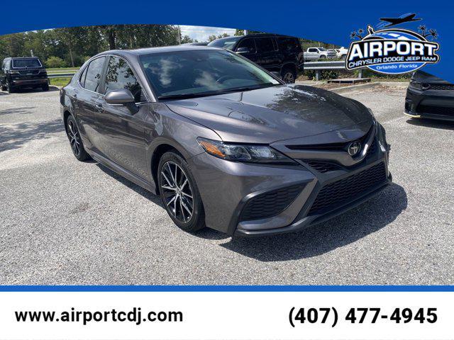 2022 toyota camry se