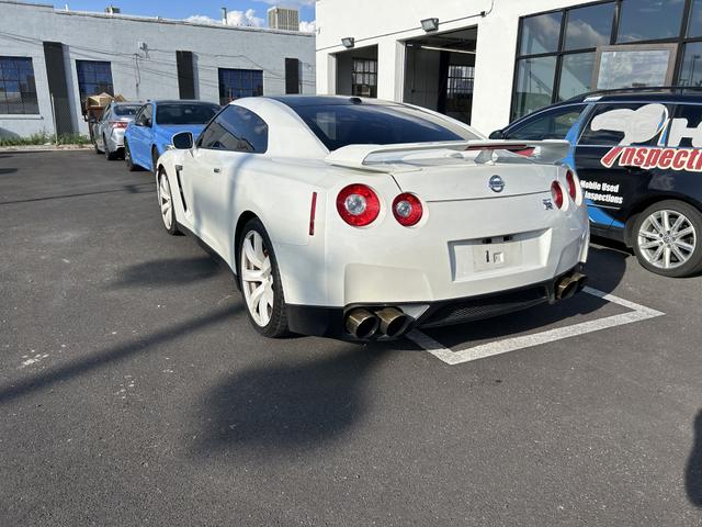 2010 nissan gt-r premium