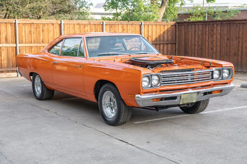 1969.5 plymouth road runner 440+6 4-speed
