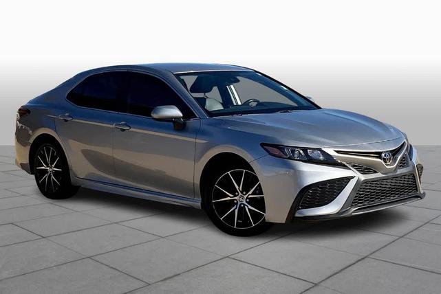 2021 toyota camry se