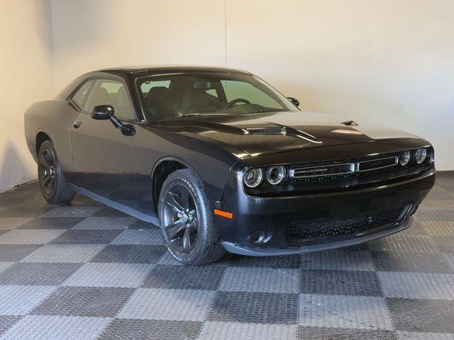 2017 dodge challenger sxt
