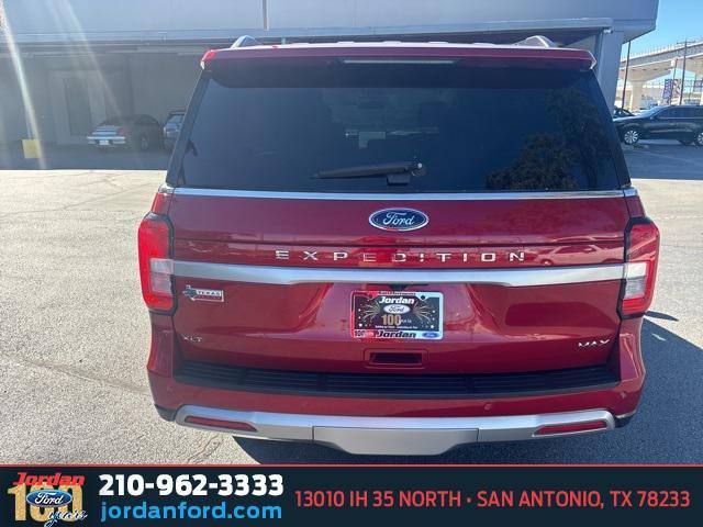 2022 ford expedition xlt max