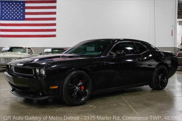 2008 dodge challenger srt8