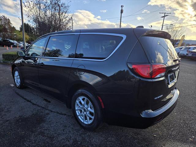 2022 chrysler voyager lx