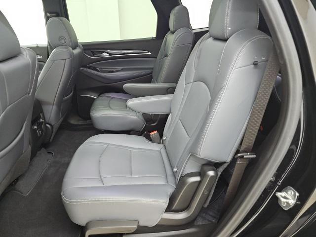 2022 buick enclave awd essence