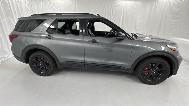 2022 ford explorer st