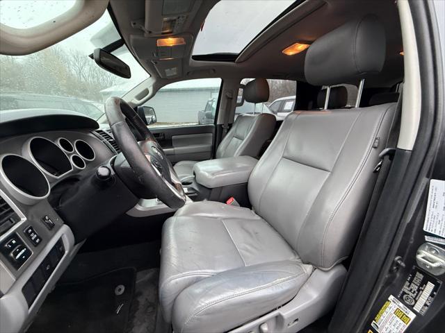 2014 toyota sequoia sr5