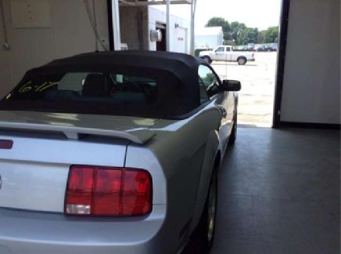 2005 ford mustang gt deluxe in columbus, oh