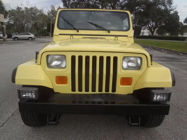 1991 wrangler 4x4 s. one of the nicest around. 96843 actual miles. a rare find