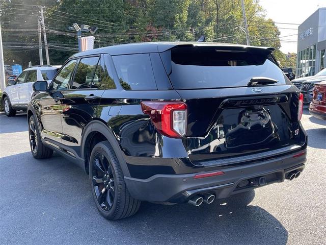 2022 ford explorer st
