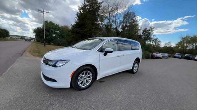 2022 chrysler voyager lx