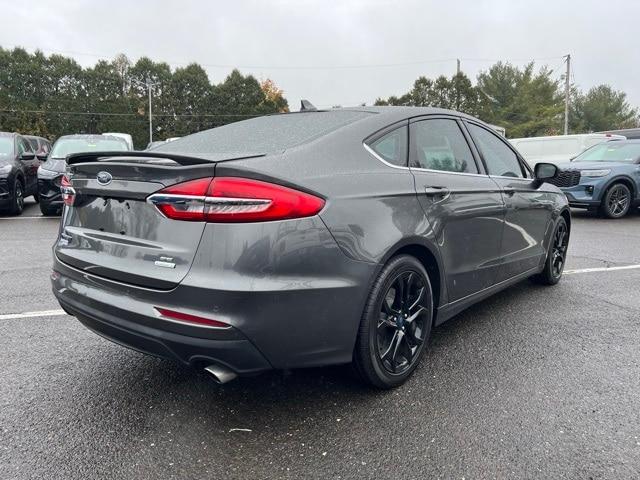 2019 ford fusion se