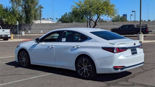 2025 Lexus ES