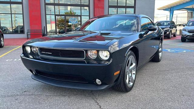 2014 dodge challenger sxt