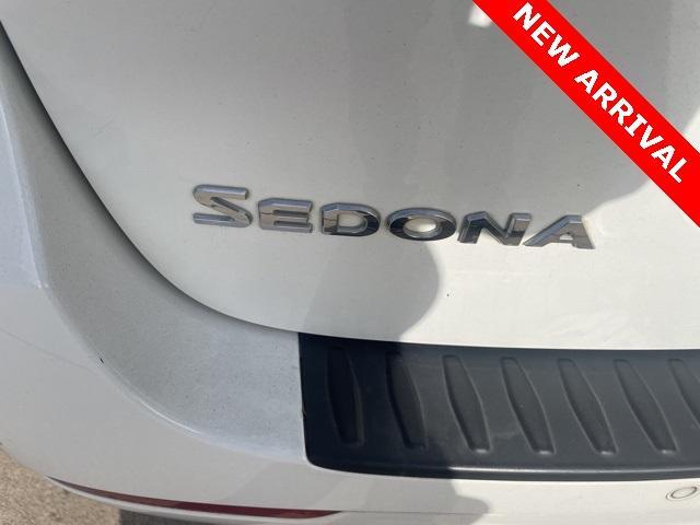 2017 kia sedona lx