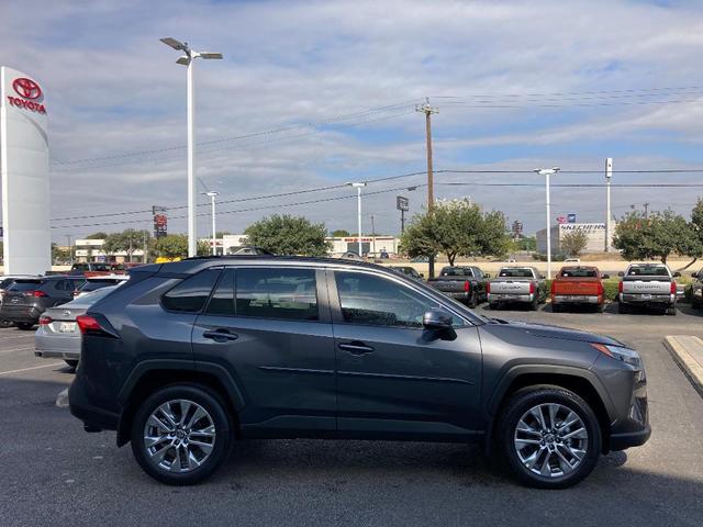 2024 toyota rav4 xle premium