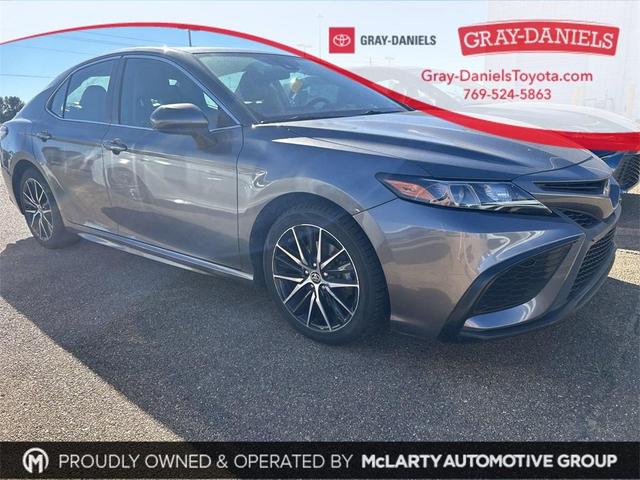 2021 toyota camry se