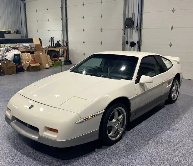 1985 pontiac fiero gt, very clean, runs great! very fun to drive!