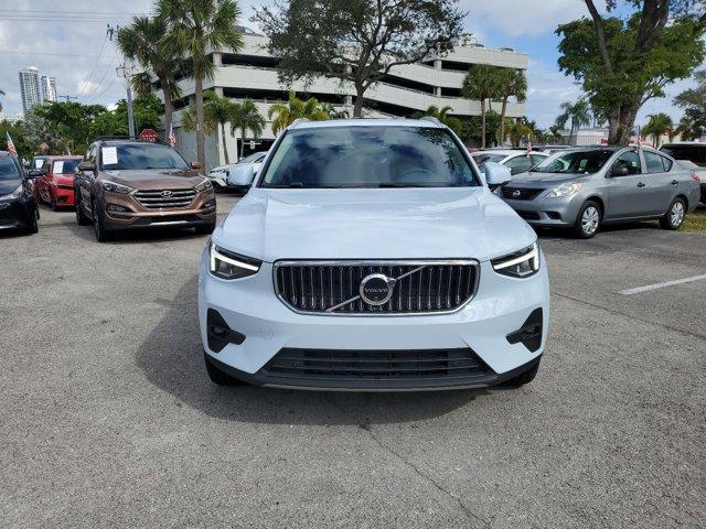 2024 volvo xc40 b5 plus bright theme