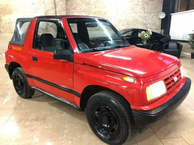 1991 geo tracker base 2dr suv w/ soft top