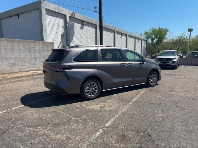 2023 toyota sienna xle