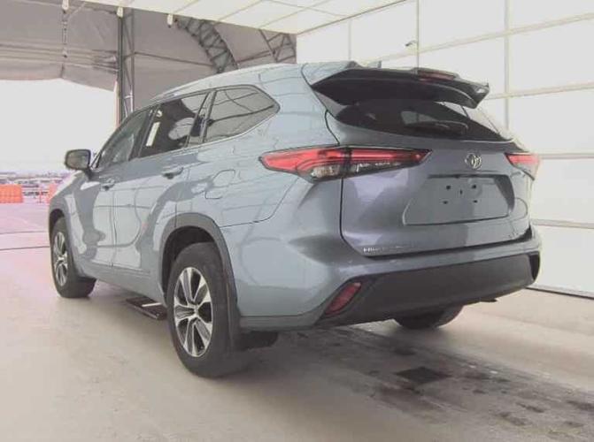 2021 toyota highlander xle in otsego, minnesota
