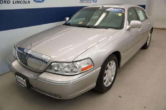 2007 lincoln town car signature limited in richmond, va
