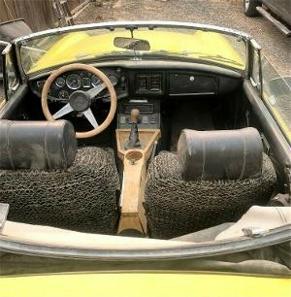 1976 mg mgb yellow