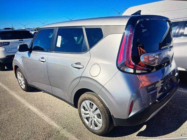 2023 kia soul lx