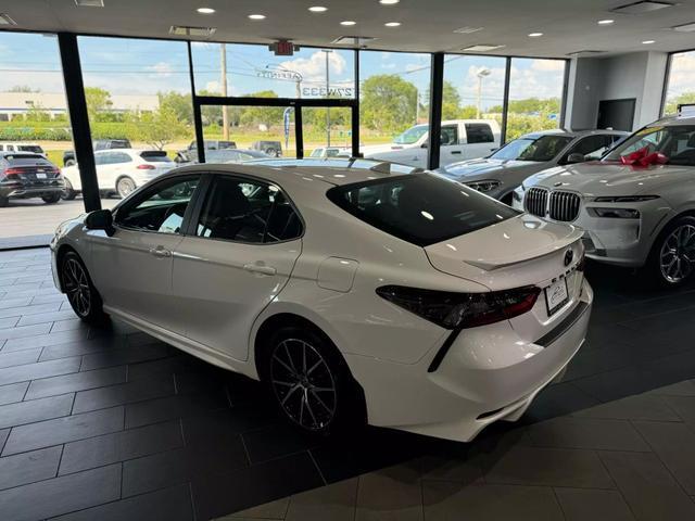 2023 toyota camry se