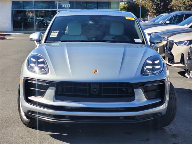 2022 porsche macan base