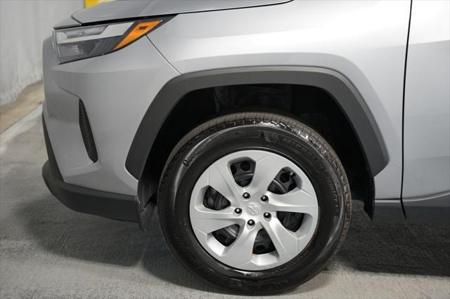 2023 toyota rav4 le