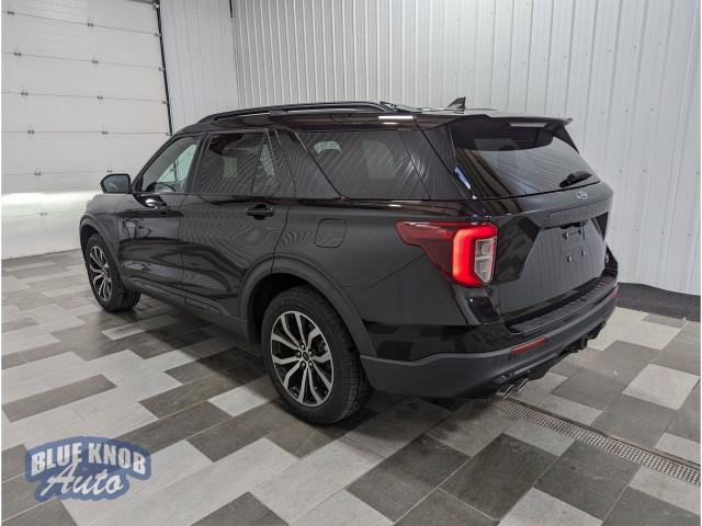 2022 ford explorer st