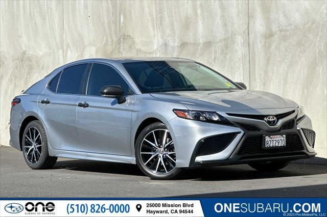 2022 toyota camry se