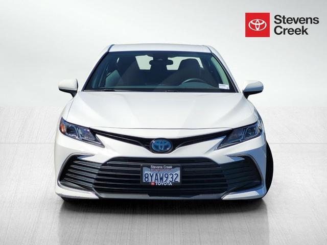 2021 toyota camry hybrid le