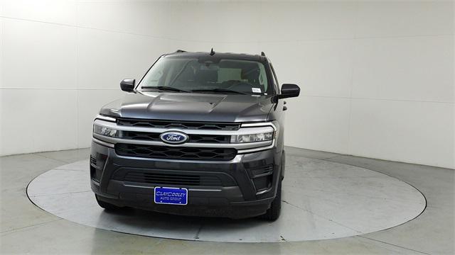 2022 ford expedition xlt
